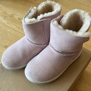 UGG toddler sz 9
